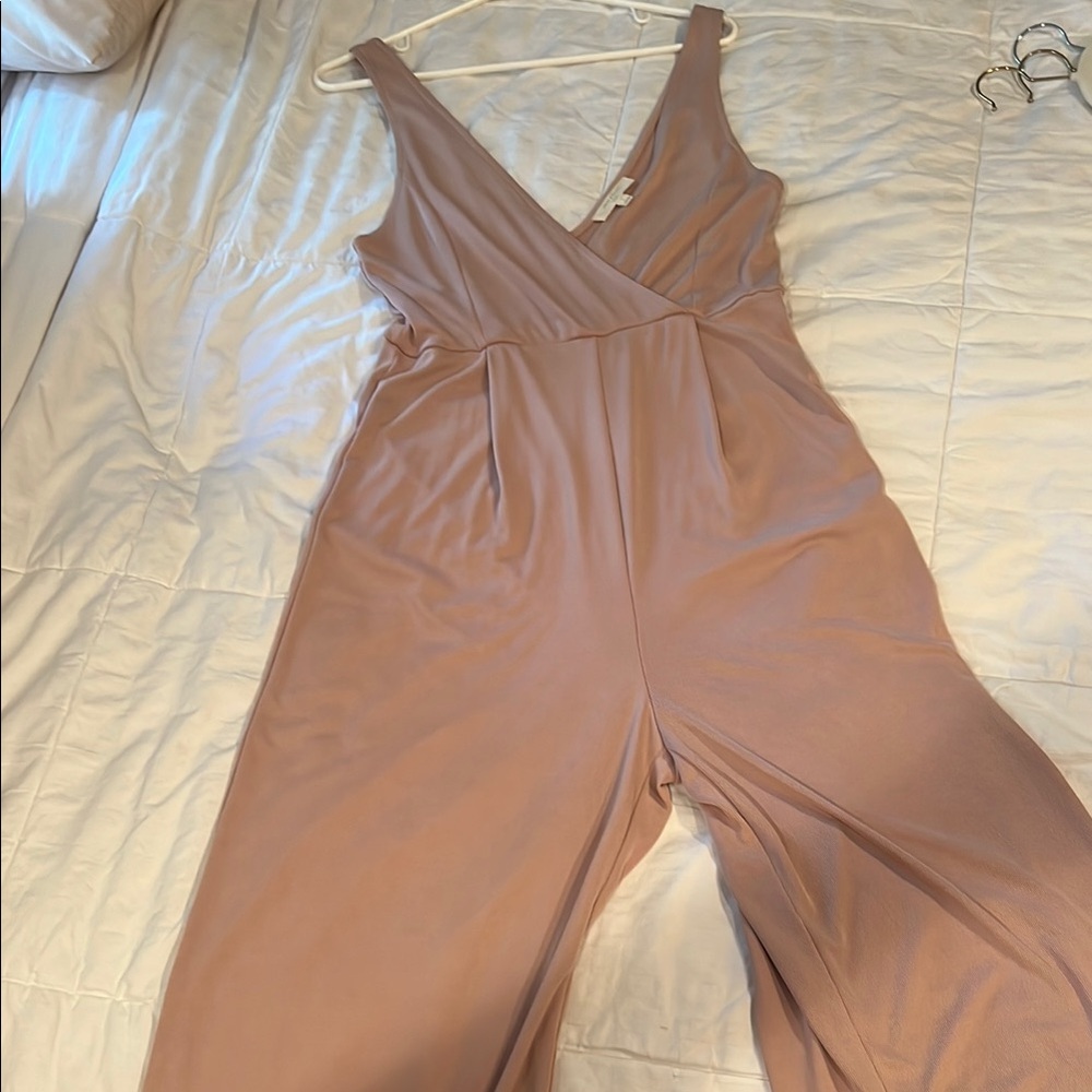 Elegant Pink Jumpsuit with Stretchy Comfort